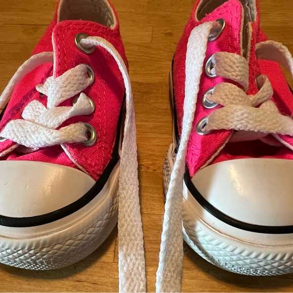 EUC Infant Converse Chuck Taylor All Star Knockout Pink Sneakers - Picture 5 of 6